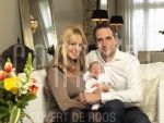 02-02-2009 Chantal Janzen met baby James
en vriend Marco, thuis in Amsterdam
� Govert de Roos / Connu.nl